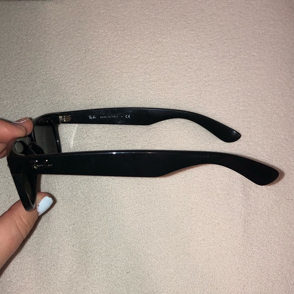 Ray-Ban Sunglasses - Picture 3 of 6